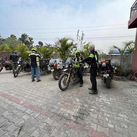 Ama Garden Sauraha Hotel Ngoại thất bức ảnh