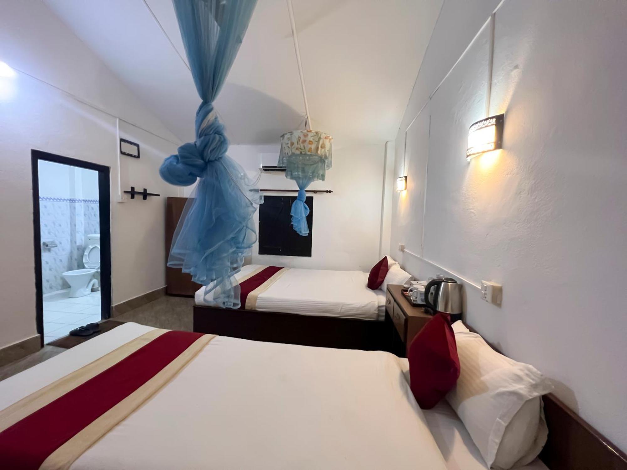 Ama Garden Sauraha Hotel Ngoại thất bức ảnh