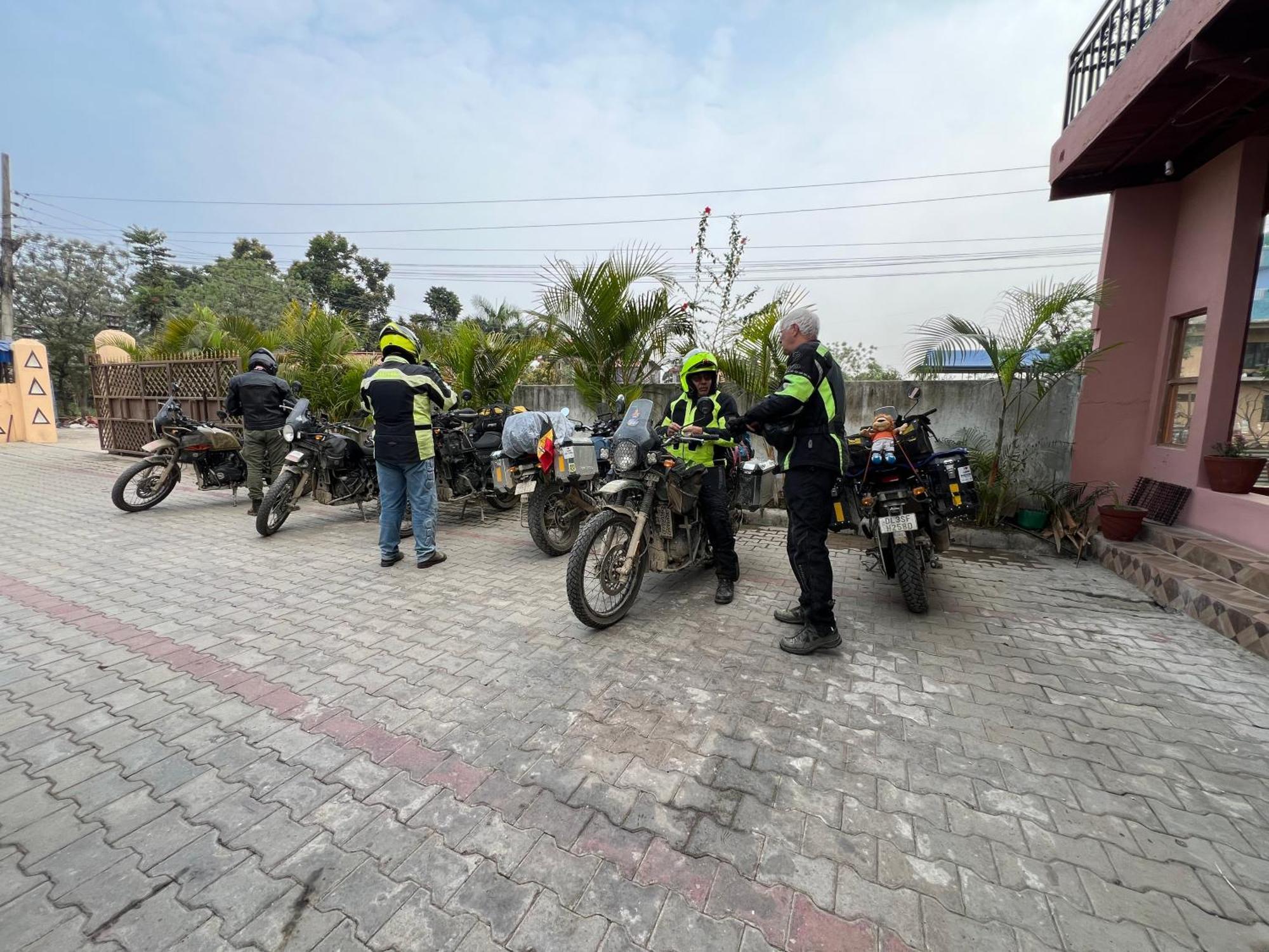 Ama Garden Sauraha Hotel Ngoại thất bức ảnh