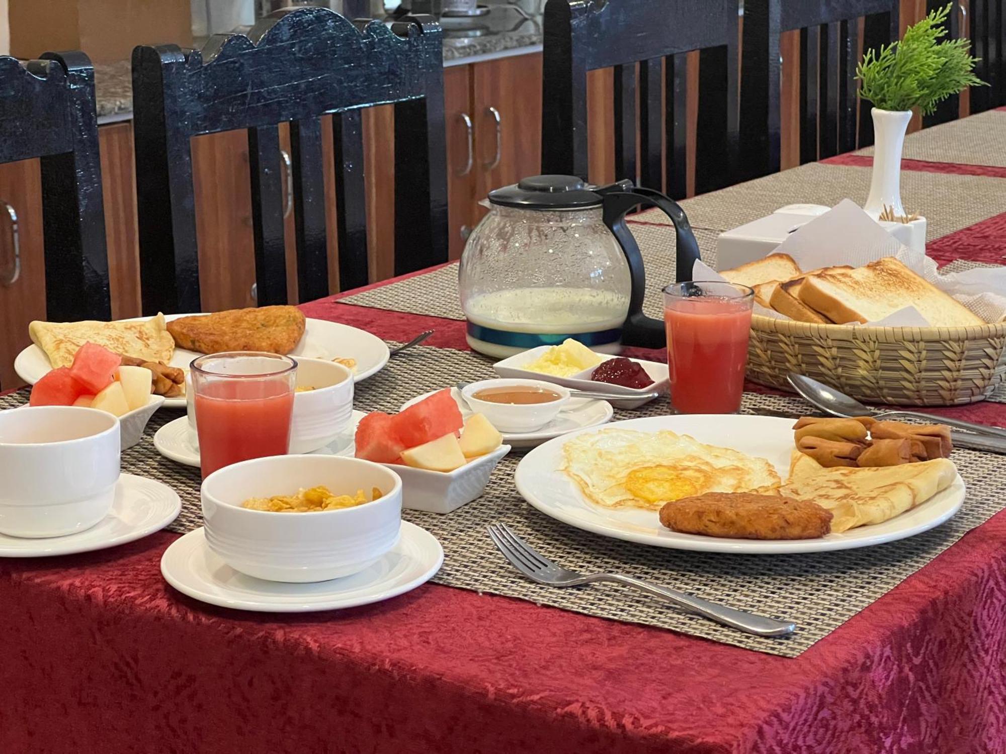 Ama Garden Sauraha Hotel Ngoại thất bức ảnh