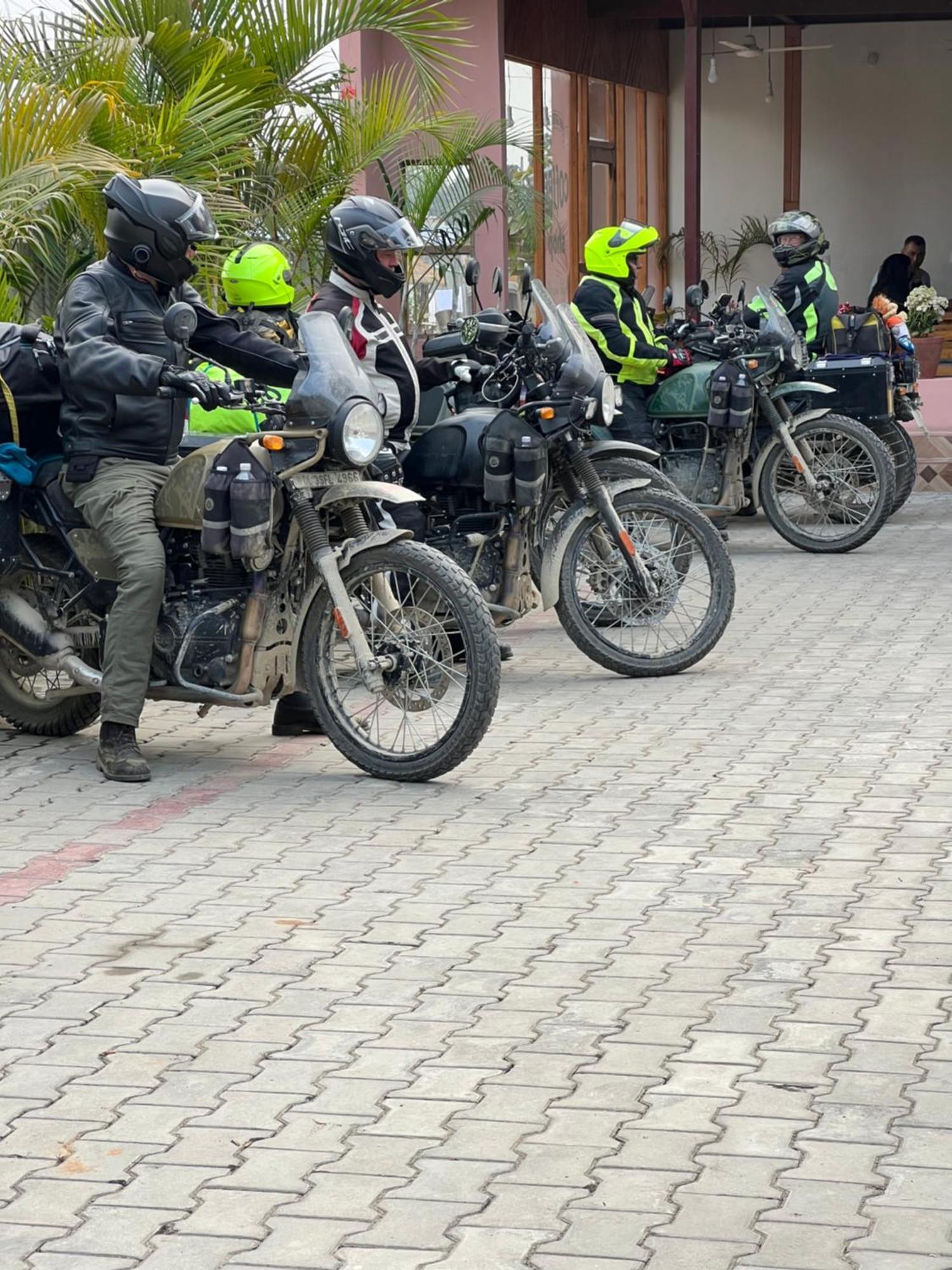 Ama Garden Sauraha Hotel Ngoại thất bức ảnh