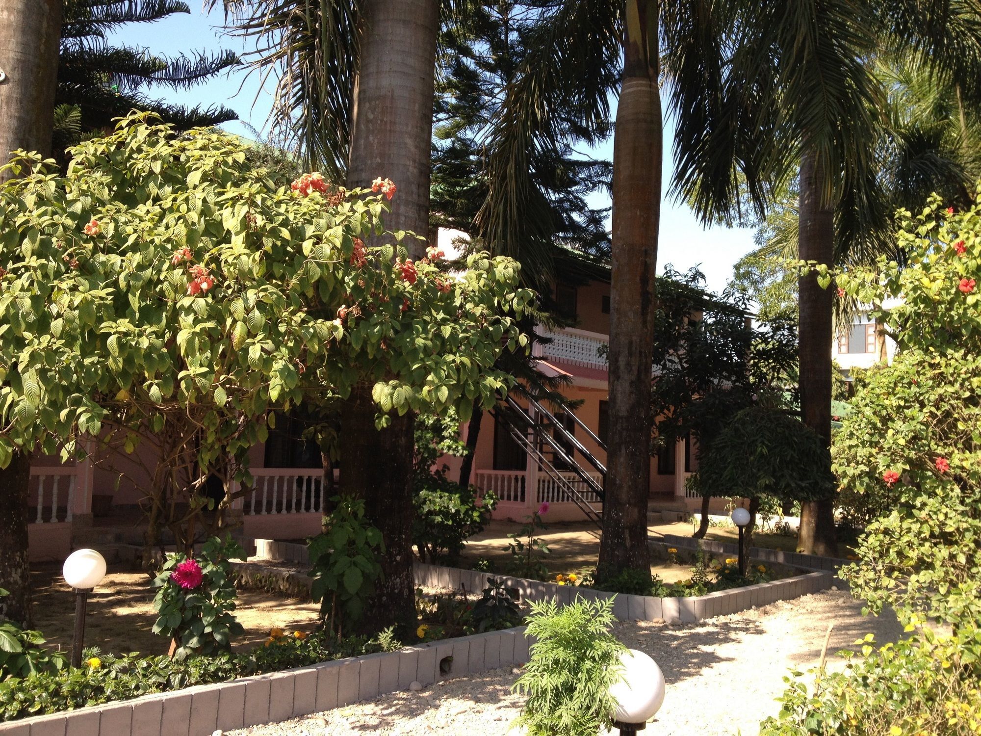 Ama Garden Sauraha Hotel Ngoại thất bức ảnh